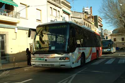 Un bus en direcció a Granollers a la parada de la plaça de les Tereses. Un bus en direcció a Granollers a la parada de la plaça de les Tereses.