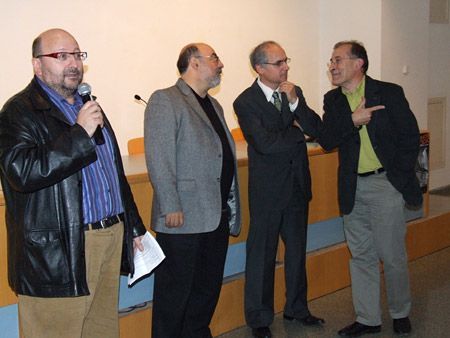 Graupera (esquerra) durant la inauguració de la mostra