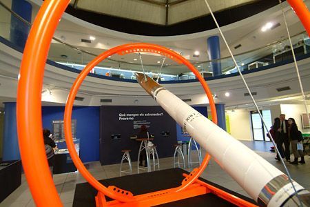 Coet real de tres metres dalçada utilitzar per enviar informacions meteorològiques