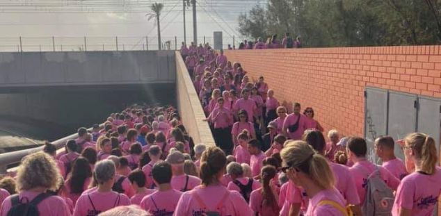 Un moment de la caminada. Foto: Maresme Oncològic Un moment de la caminada. Foto: Maresme Oncològic