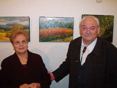 El artista Salvador Pujol con su mujer, Pepita Devesa.