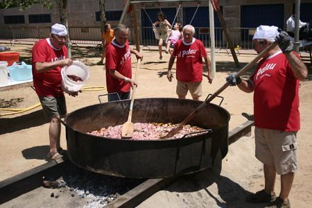 Sartén y gusano cose por la edición del año pasado Sartén y gusano cose por la edición del año pasado