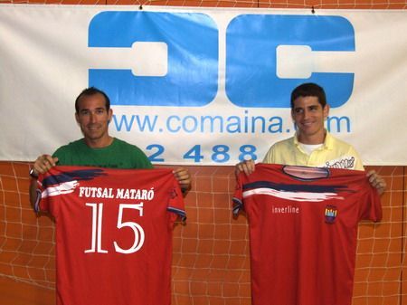 Gómez (a la la izquierda) y Yeyo con la nueva camiseta del Futsal Gómez (a la la izquierda) y Yeyo con la nueva camiseta del Futsal