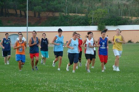 Primer entrenament a les pistes d'atletisme Primer entrenament a les pistes d'atletisme