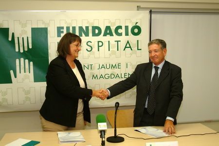 Carmen Esteban i Ricard Navarro després de firmar el conveni