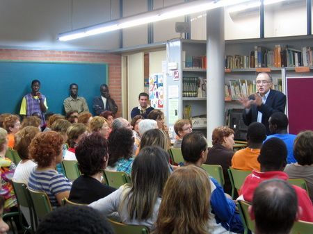 Un momento de la conferencia protagonizada por el sociólogo Salvador Cardús.