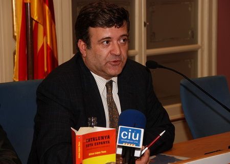 López Tena presentando el libro López Tena presentando el libro
