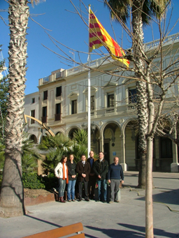 Parte del equipo de gobierno con la señera