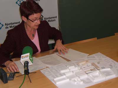Pilar Gonzàlez muestra el proyecto en rueda de prensa