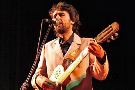 El cantante solsonensc, en una actuación al Casal Nueva Alianza