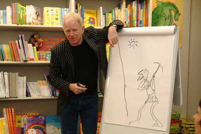 Ross durante la explicación del cuento a Robafaves Joven. Ross durante la explicación del cuento a Robafaves Joven.