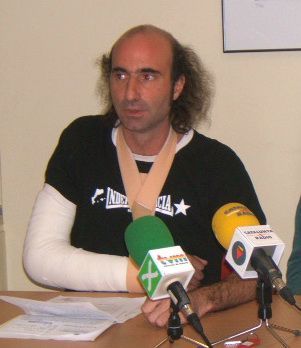 Jubany con el brazo escayolado