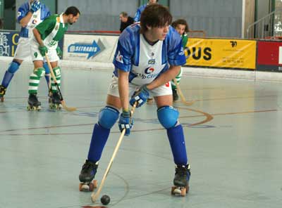 El joven mataroní, Jordi Bartrés a punto de lanzar una falta en un partido del GrupClima El joven mataroní, Jordi Bartrés a punto de lanzar una falta en un partido del GrupClima