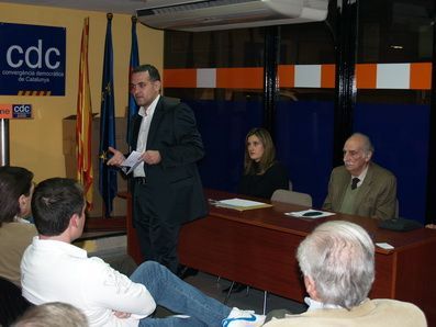 El nou president, dret, durant l'assemblea de CDC