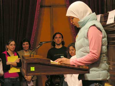 Ikram Benktib ha intervenido en nombre del CEIP Peramàs