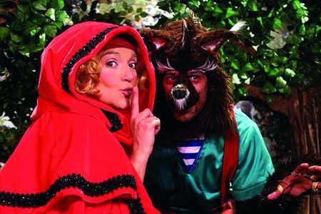 La Caputxeta y el lobo La Caputxeta y el lobo
