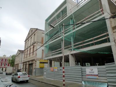 La construcción de los pisos de la calle Churruca La construcción de los pisos de la calle Churruca