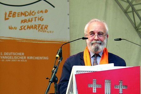El activista brasileño Chico Whitaker